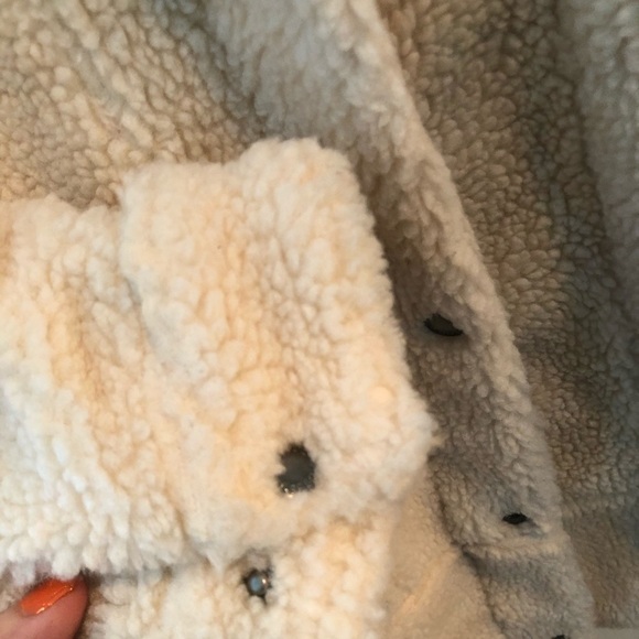 Women’s Levi’s Long Sherpa Trucker Jacket - Picture 9 of 16